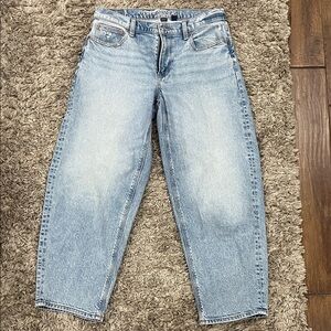 American Eagle Outfitters Light Wash Barrel Jeans